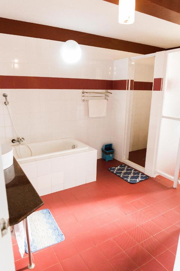 Seaview Hills Luxury Apartments & Rooms Dauis Екстер'єр фото